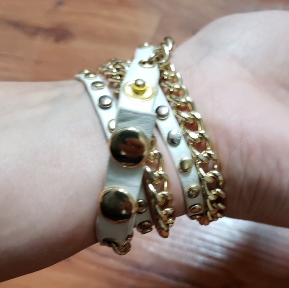 💲Gold and White Wrap-around Watch💲 - Picture 4 of 5